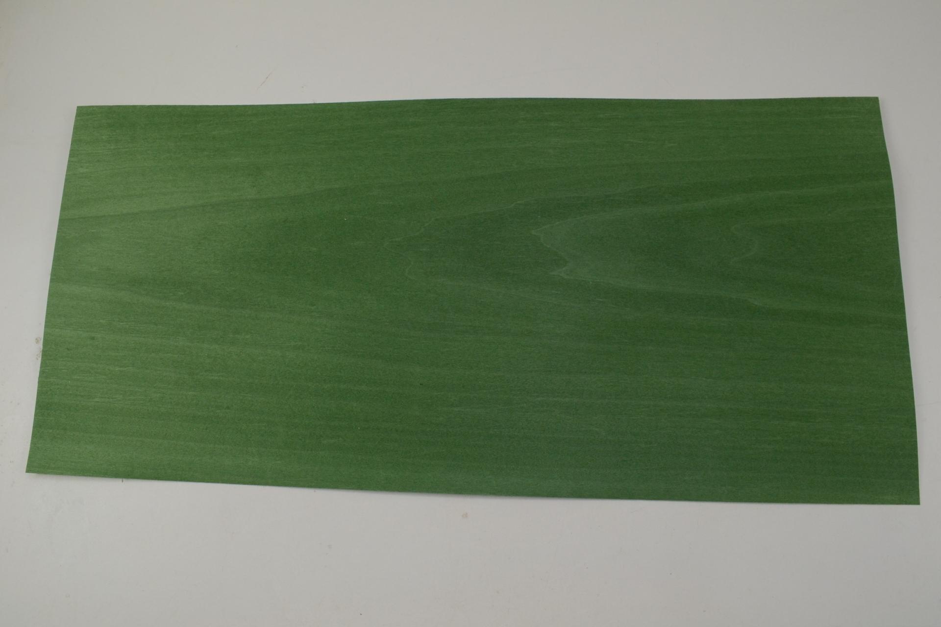 209 placage tulipier 60 x28 vert