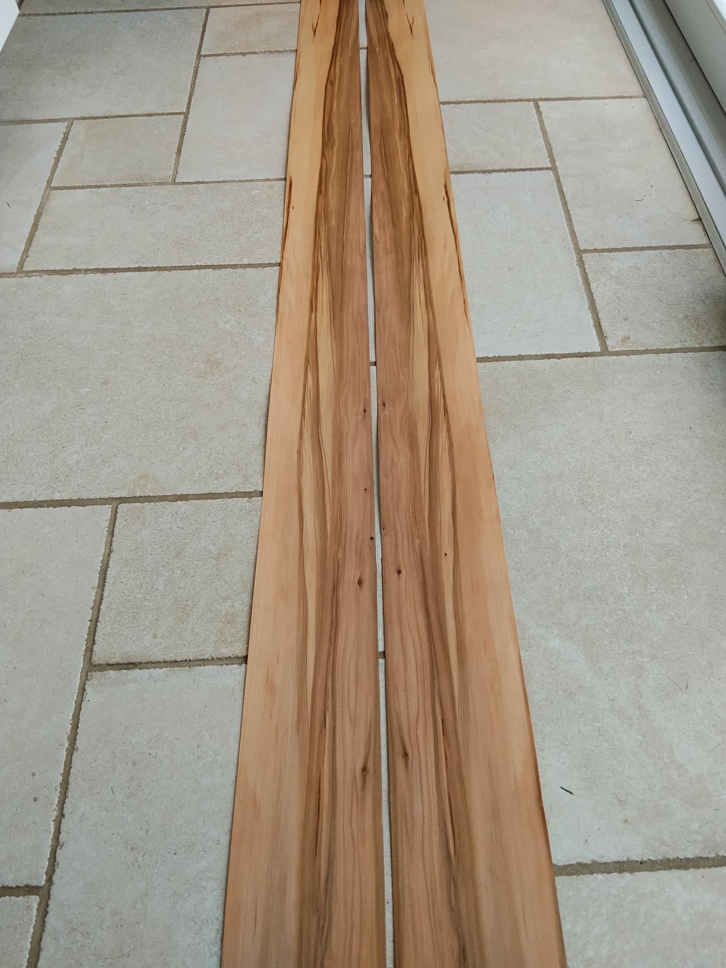 244 satine red gum placage bois feuille marqueterie 2